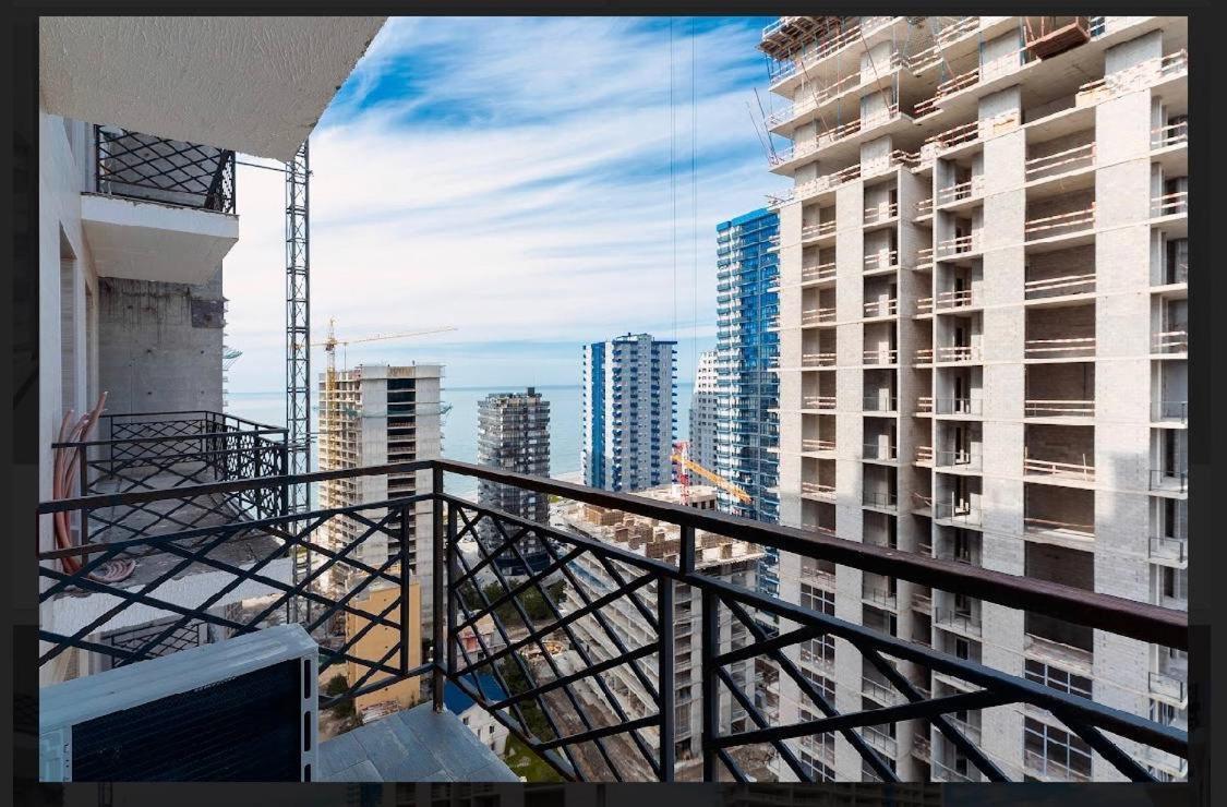 Apartments Kristo Batumi Esterno foto