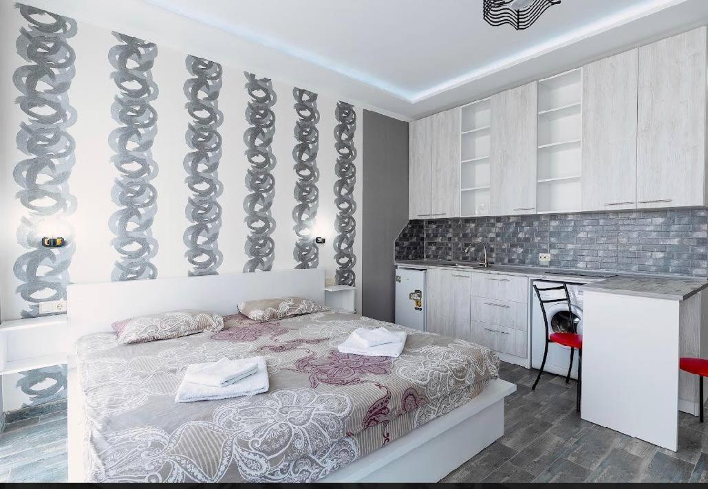 Apartments Kristo Batumi Esterno foto